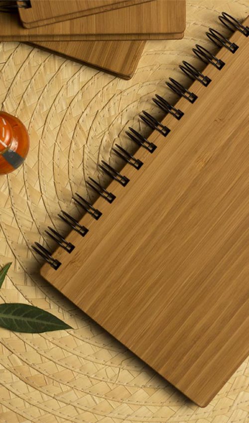 Bamboo-notepad-with-recycled-paper-Lifestyle_01